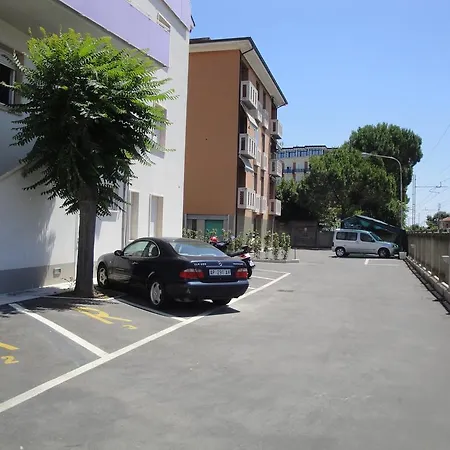 Hotel apartamentowy La Nave 3*