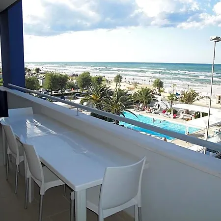 Aparthotel La Nave 3*